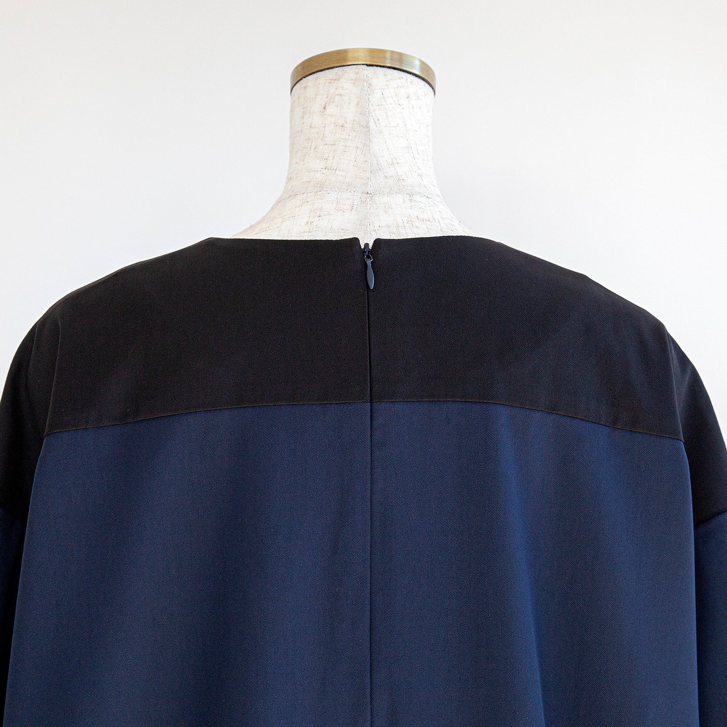 ブラック×ネイビーのワンピース